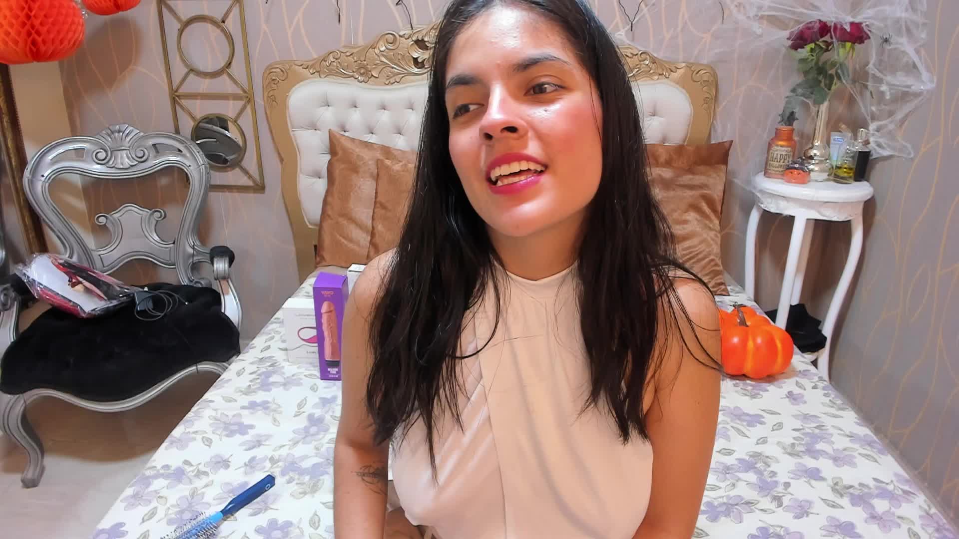 i am cute? - 視頻由 sofiaclauss 主播提供