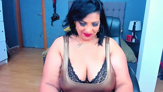 [24 May 13:43] Private Show – видео вебкам-модели AmyCubes