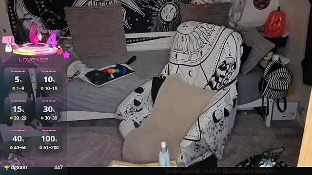 FUCK PUSSY + ORGASM [5 Nov 00:21] Public Show - video by LisandreLaVenale cam model