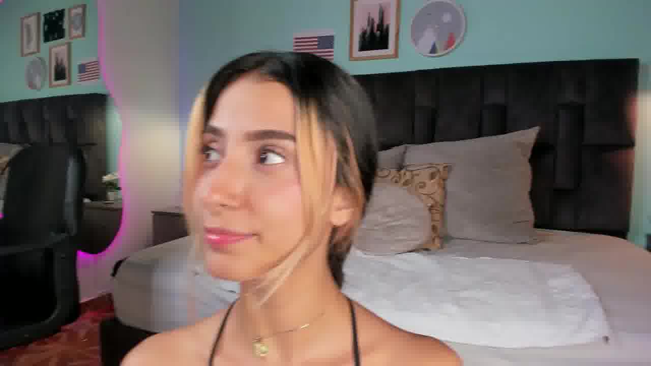 HORNY BLOWJOB - video by ParisFox_ cam model