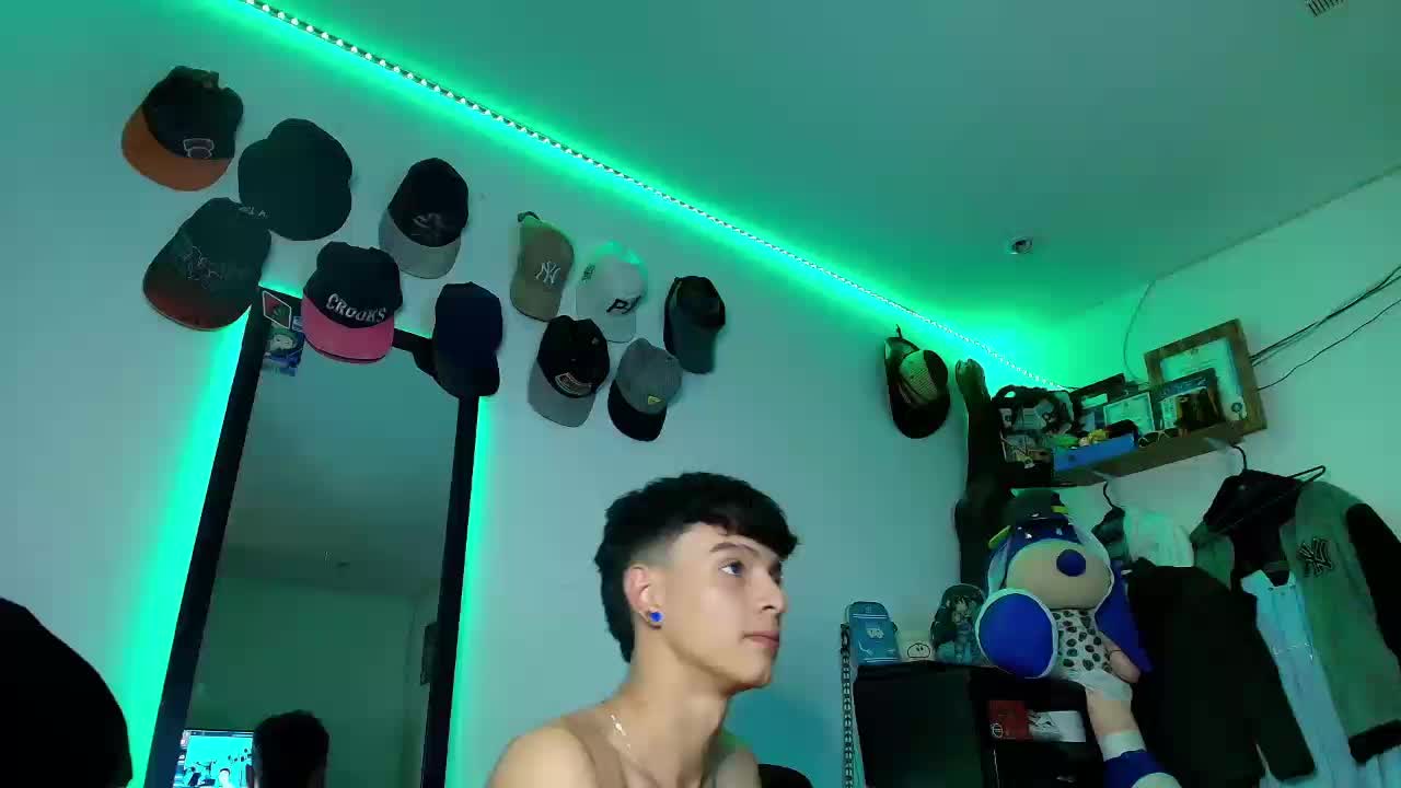 [10 Oct 02:17] Private Show – video od webkamerové modelky twink_sebas_