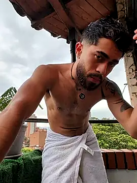 [4 Jan 14:58] Public Show - video by rikkostuff cam model