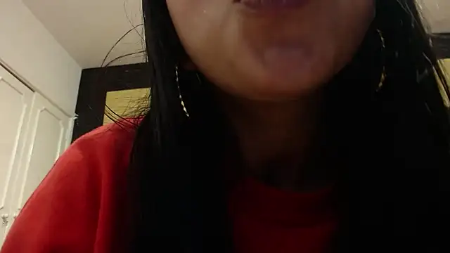 Remove your clothes slowly and make me yours - video by CarolineBrunx cam model