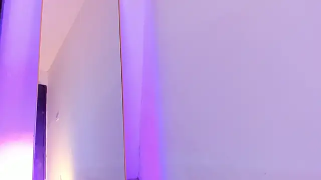 fuckin my Tight pussy with SEX MACHINE - video oleh model kamera MilaHal_