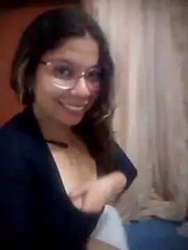 Dance naked, touch yourself - video by Carliina_Soussa cam model