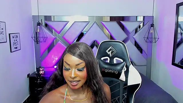 Give u a tease and fuck my pussy - video by Nahomi-Hill cam model