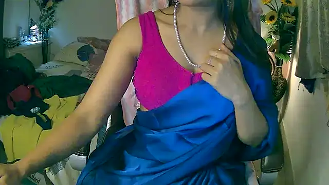 Face with video 🤤 - video by Cute-Tara cam model