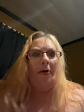 [24 Apr 03:13] Public Show - video av CherishWilliams cam-modell