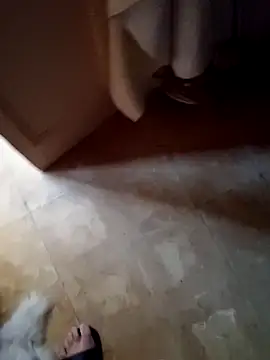 [22 Jul 13:18] Public Show escaleras - video di medioarabemediogypsi modella di cam