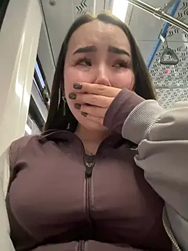Squirt show on the bus OMG 🚎💦 - video by Asian_Asami cam model
