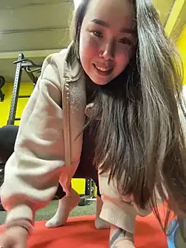 Naughty in the gym in front of a stranger 🔞🤫 - Asian_Asami 캠 모델의 동영상