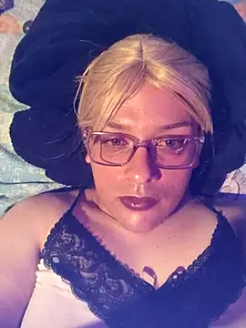 [1 Sep 22:48] Public Show - video by JOSSYANNE cam model