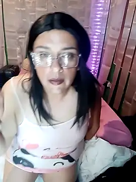 Plug twerking - video by JOSSYANNE cam model