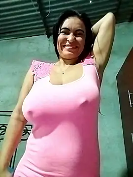 nipples are showing on my clothes - 視頻由 Horny-Mommy-Dirty 主播提供