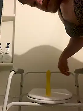 Shower fun - video by sexuallysubmissiveCD cam model