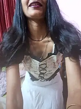 [24 Feb 19:44] Private Show - video Nandinip2706 kameramallilta