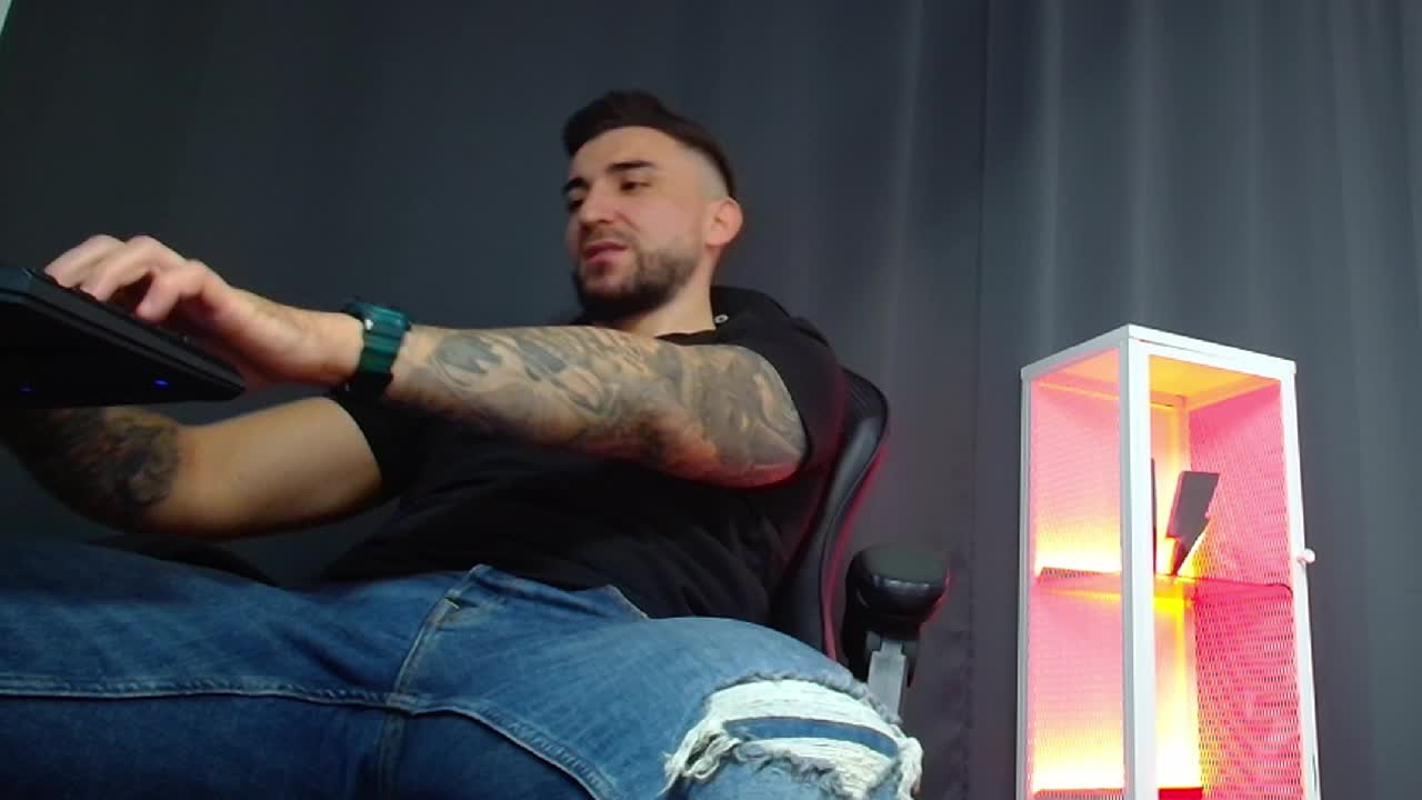 [29 Oct 07:29] Private Show - ক্যাম মডেল MightyAaron66-এর ভিডিও