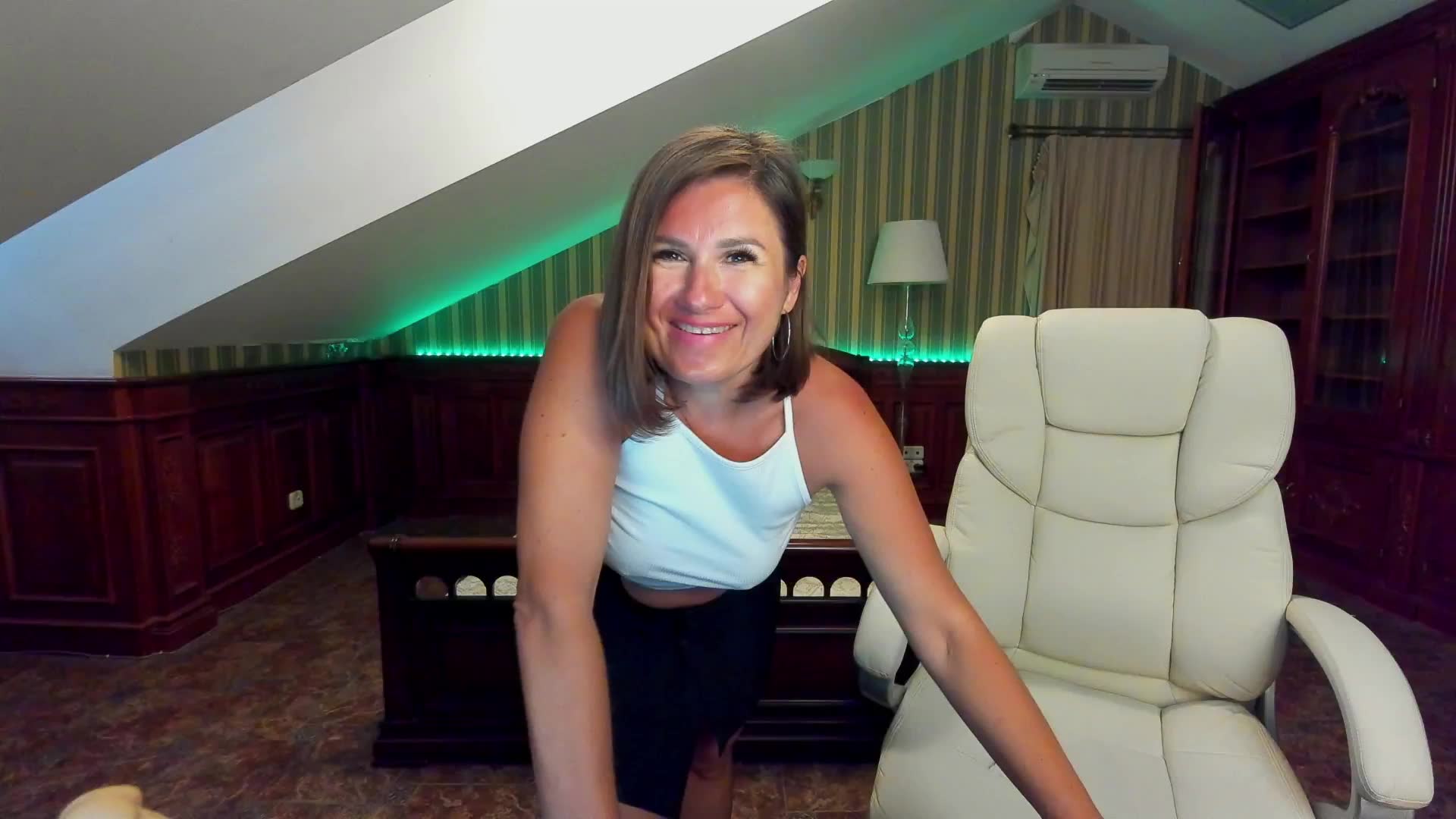 Private Show - video by KiraRoxx cam model