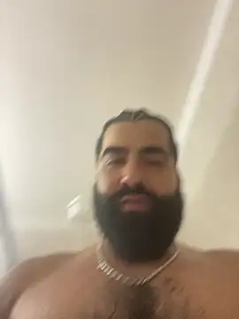 tropical guy taking a shower - Lyon_vach adlı kamera modelinin videosu