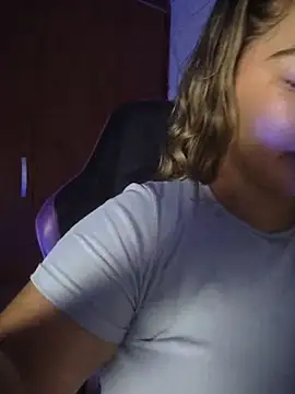 My pink pussy squeezing my hole for daddy close to his face 🤯🔥