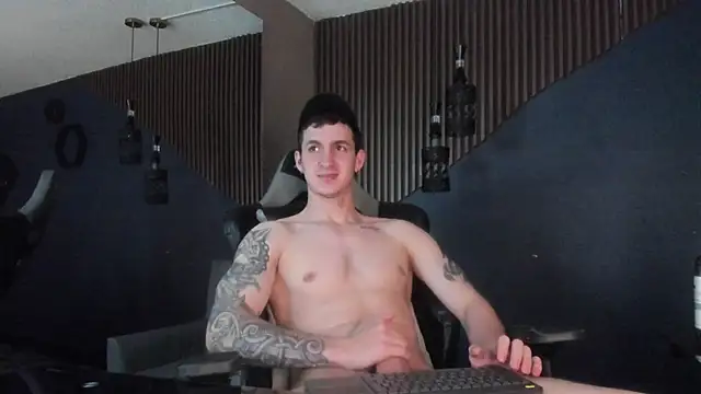 super cum shot and bick dick! - vidéo du modèle de showcams JacksonOlsenn