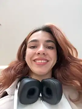 I walked in mall when I feel horny - video by million_degrees cam model