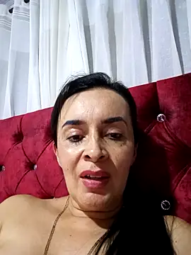 Montando delicioso 😈 - video by Samantha_Sullivan_ cam model