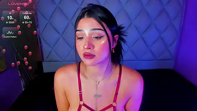 look my naughty outfit 💦 - vídeo de la modelo de cam venusowen_