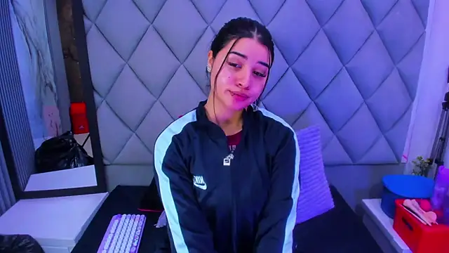 full dress and striptease🔥👈 - vídeo de la modelo de cam venusowen_