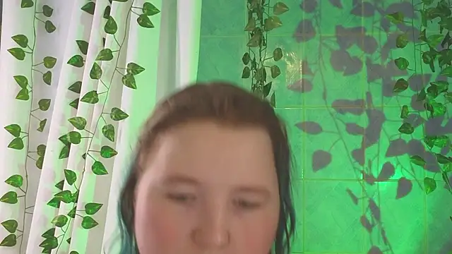 Fun in the bath - vídeo de la modelo de cam ChimberWol