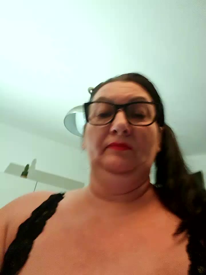 [9 Aug 00:10] Private Show - vídeo de Genoveva73sexy modelo de câmara