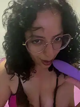 ASS- STRIPTIST- SHOW DILDO - video by babyluna939 cam model