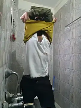 Private striping in  Wet Watch - young-hairy-jon 캠 모델의 동영상