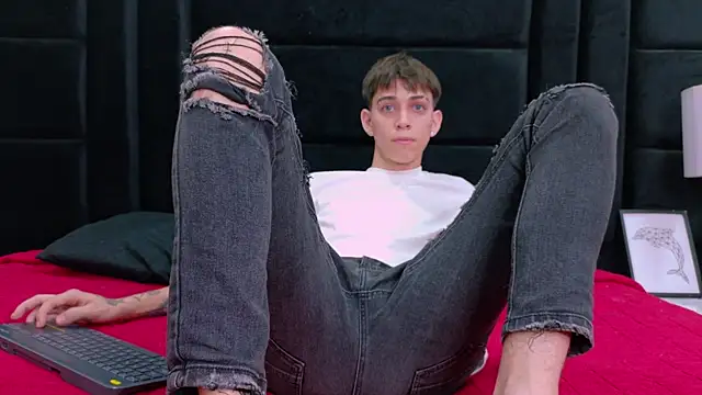 Long and exhibition private show – видео вебкам-модели Lion_Foster01