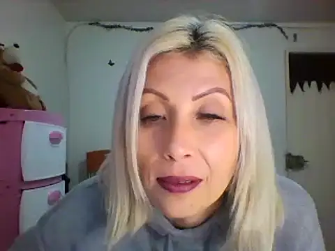 wet pussy - video alixia81 kameramallilta