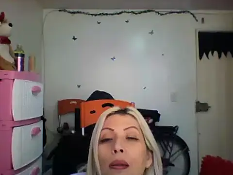 tasting your semen - video alixia81 kameramallilta