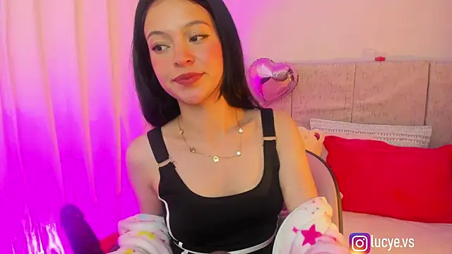 [21 May 00:19] Private Show - video by LucyEvans_ cam model