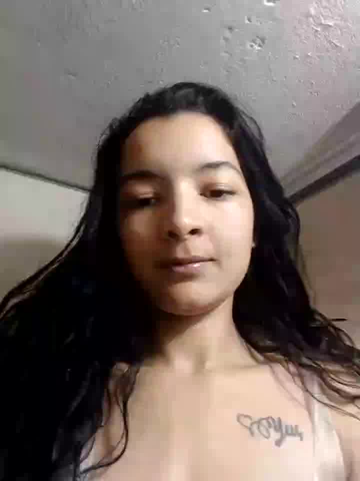 show tits, pussy and squirt 💦