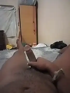 [13 Jan 01:07] Public Show – видео вебкам-модели izinjamfee2