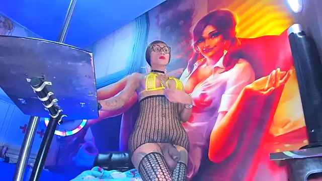 WELCOME MI LIVE GUYS WE CAN  PLAY - clip cu swett_bigcock model videochat