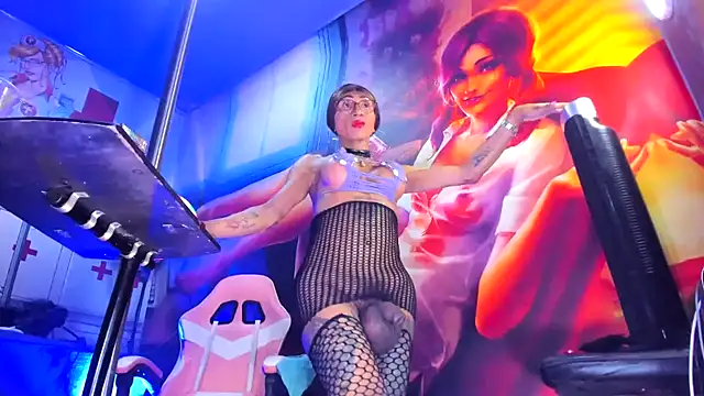 HAPPY SATURDAY EVERYONE - clip cu swett_bigcock model videochat