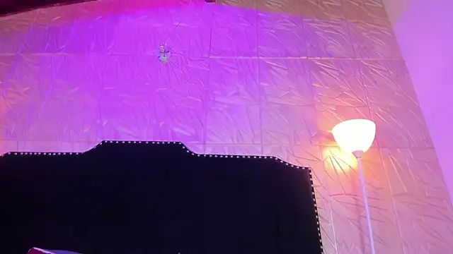 My boyfriend makeup me very badly 😁😋🥵🥵😈 - video oleh model kamera Sofii_Carter