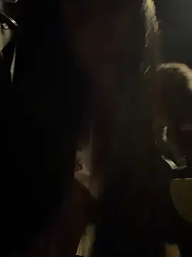 Scopata nuda nel parcheggio