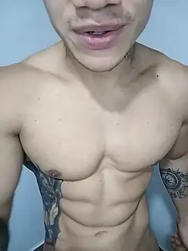 Playing flexing and finishing on my abs, what a great show 😈
