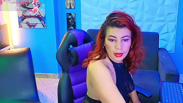 fucking with broken stockings - video by VickyJohnson1 cam model