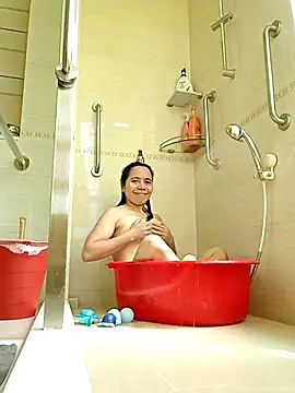 Bath tub 💦😜 - video by doggiepossession cam model