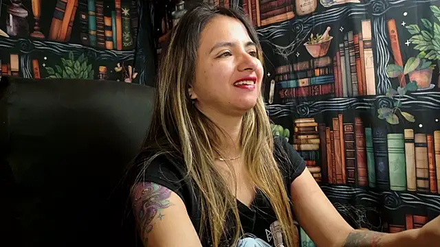 Delicius fingering show and pussy close up - video oleh model kamera julietta___jackson