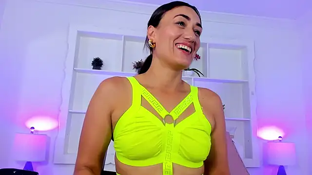 Private Show fucking my pussy and my throat－カメラキャストのJenifer_Diazの動画