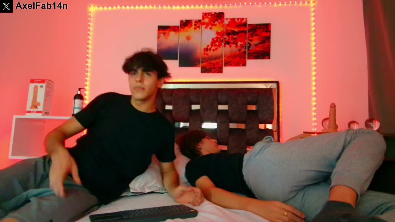 THE BEST SHOW OF 2 CUM 😋😋😍💦 — filmik Alex_and_Fabian, modela(-lki) na kamerkach