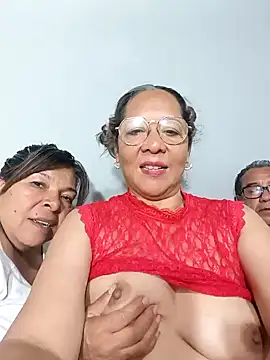 Videos de tríos mamadas y culiadas 6